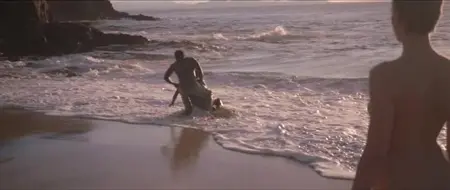 Негр встретил свою любовь на нудистском пляже