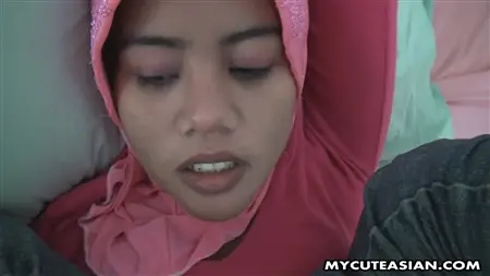 Секс турист снял на телефон соитие с мусульманской в джинсах